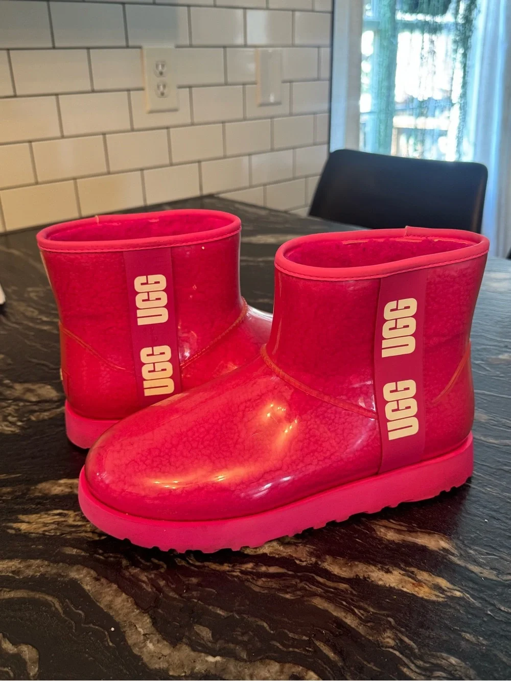 UGG vibrant pink